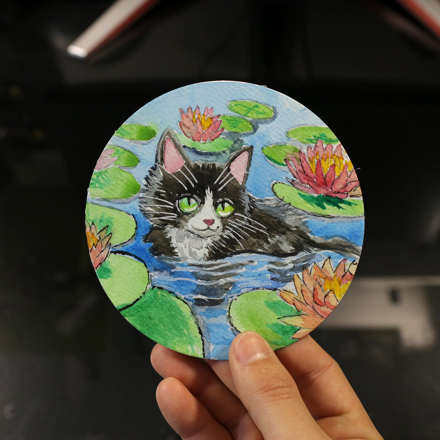 Dibujo Gato entre nenúfares