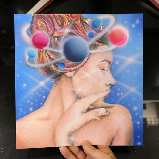 Dibujo original Chica con planetas
